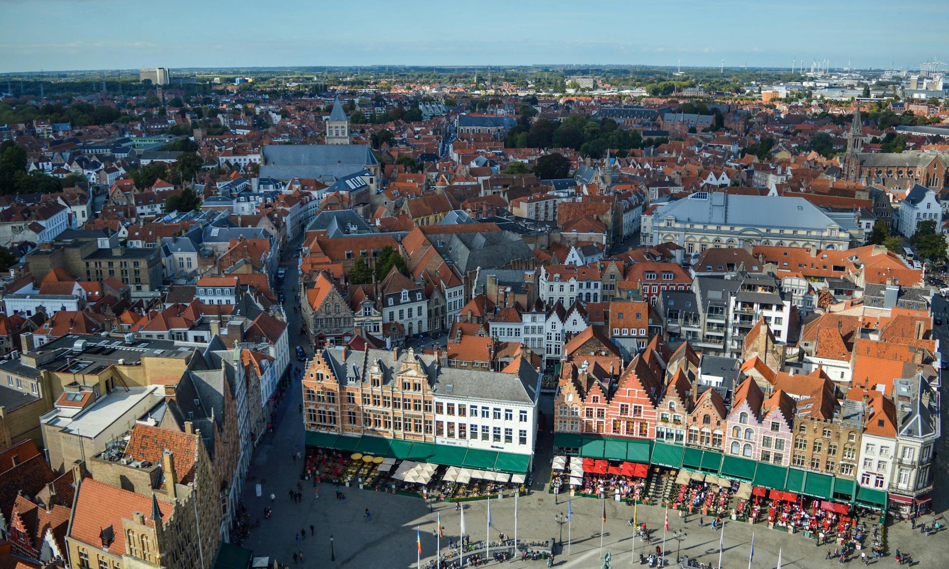 Wokingham market town for local taxi and airport transfers